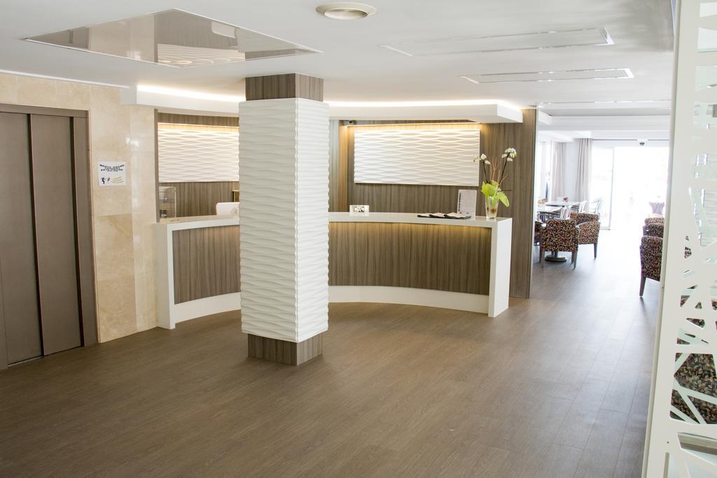 Hotel Voramar Кала Милор Екстериор снимка